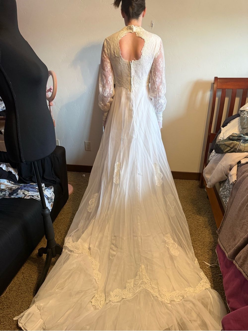 Vintage Ivory Lace Long Sleeve Bridal Dress - Picture 8 of 12